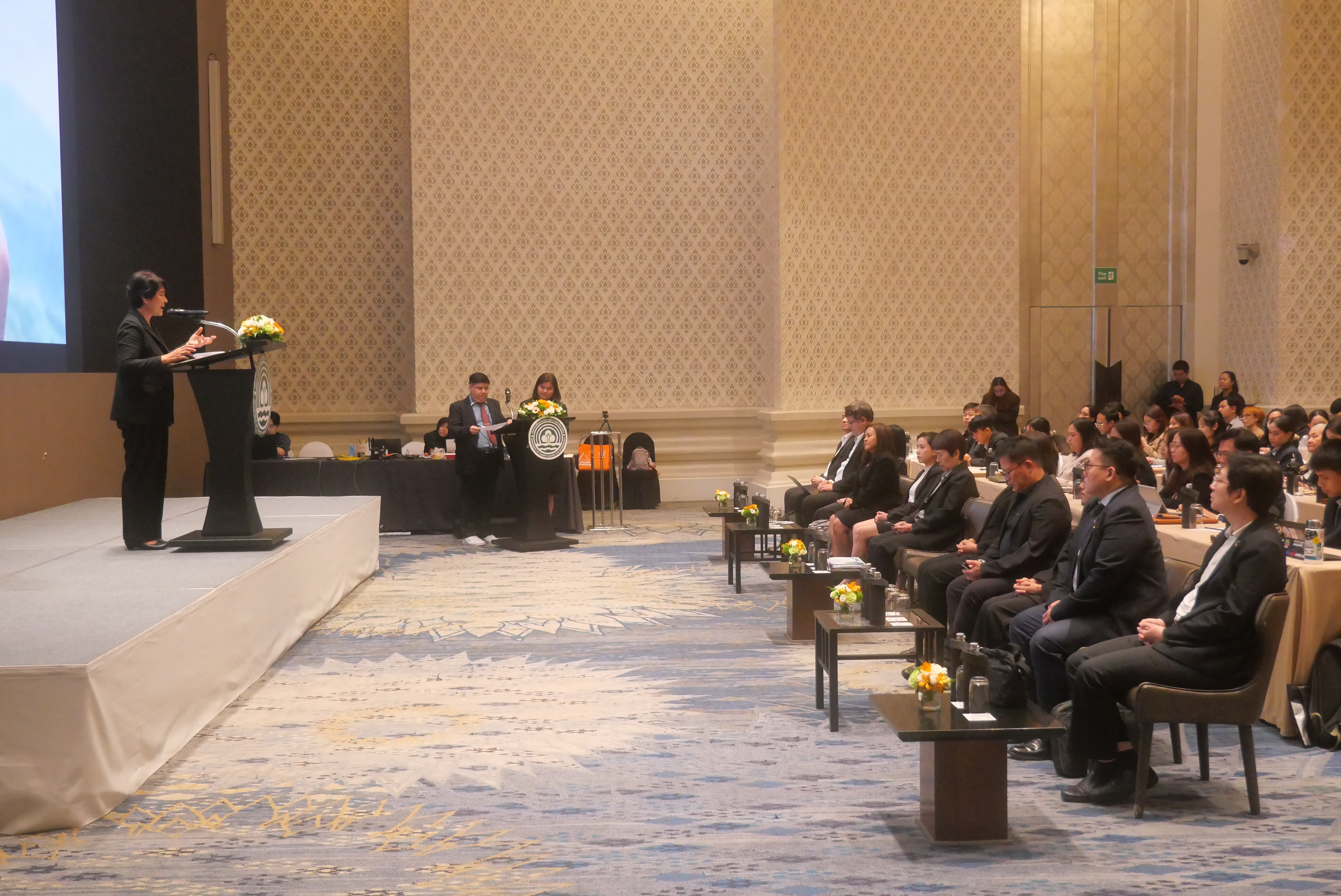title - ส.ป.ก. ร่วมเป็นเกียรติในพิธีเปิดงานประชุมเผยแพร่ (Press Conference) เพื่อนำเสนอรายงานและการประเมินผลการดำเนินงานเสริมพลังความร่วมมือด้านการเปลี่ยนแปลงสภาพภูมิอากาศของประเทศไทย 